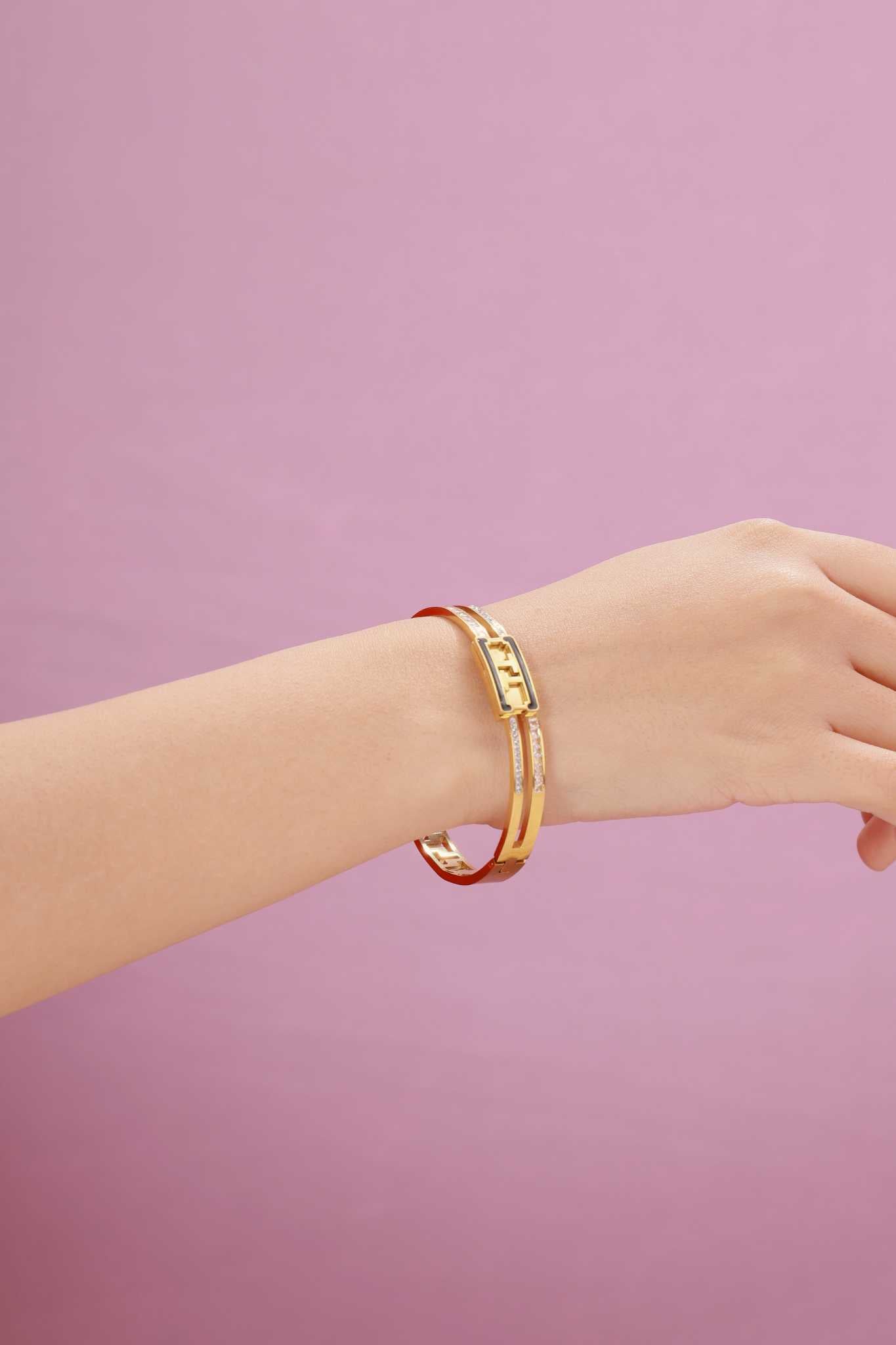 Lustre Luxe Kada
